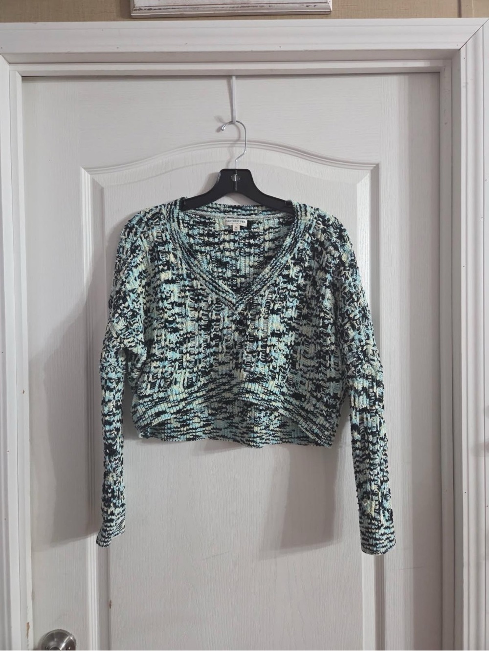 Earthbound Trading Co Cropped Textured Swearer Sz M. JY-183